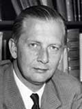 Ynso Scholten was 1963-1965 minister van Justitie in het kabinet-Marijnen. 